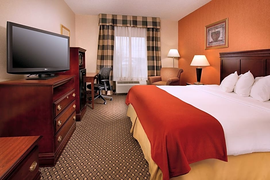 Holiday Inn Express & Suites Chambersburg