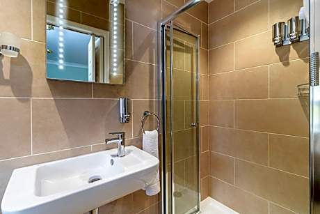 Twin Room with Shower