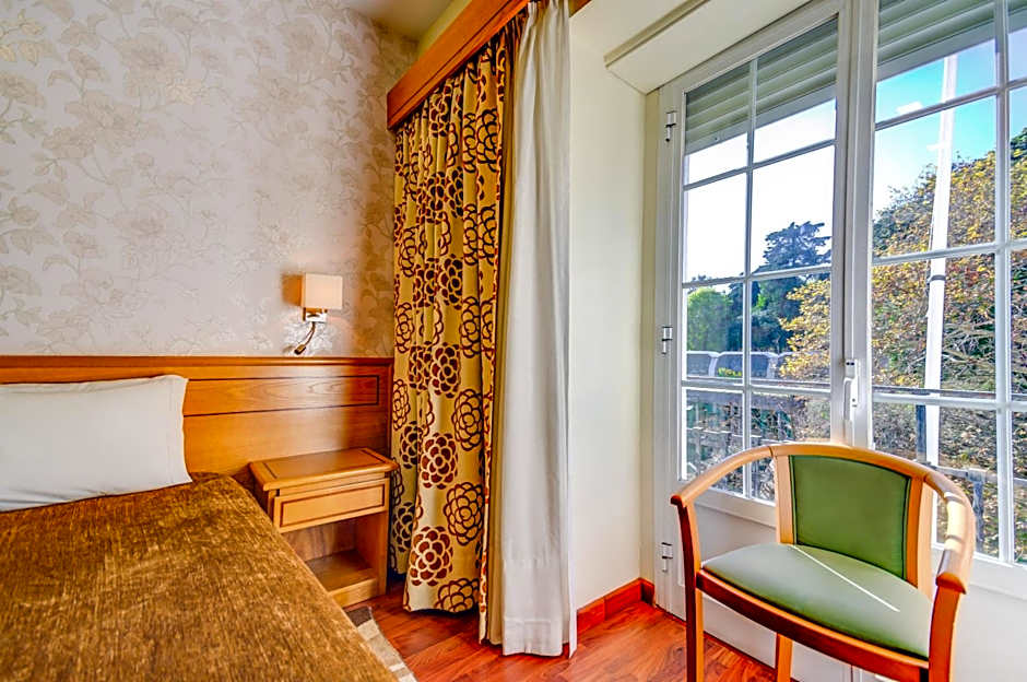 Avenida Park Residence