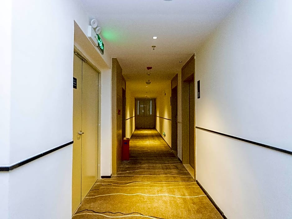 City Comfort Inn Xingye County Government Square