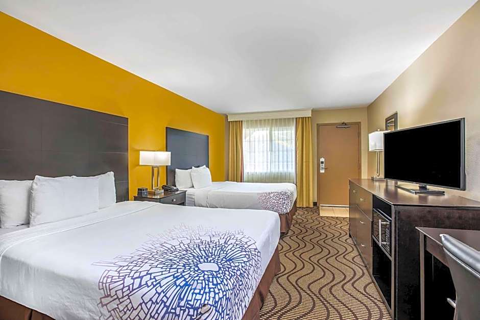La Quinta Inn & Suites by Wyndham San Diego-Carlsbad