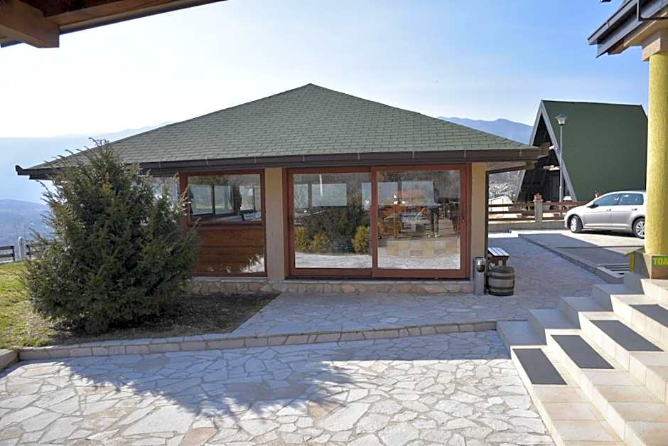 OSTROG Aparthotel KOLIBA-VLASTNIŠTVO MANASTIRA OSTROG