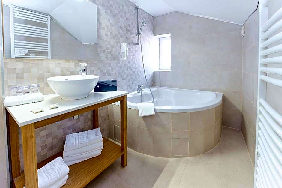 The Originals City, Archotel, Sens