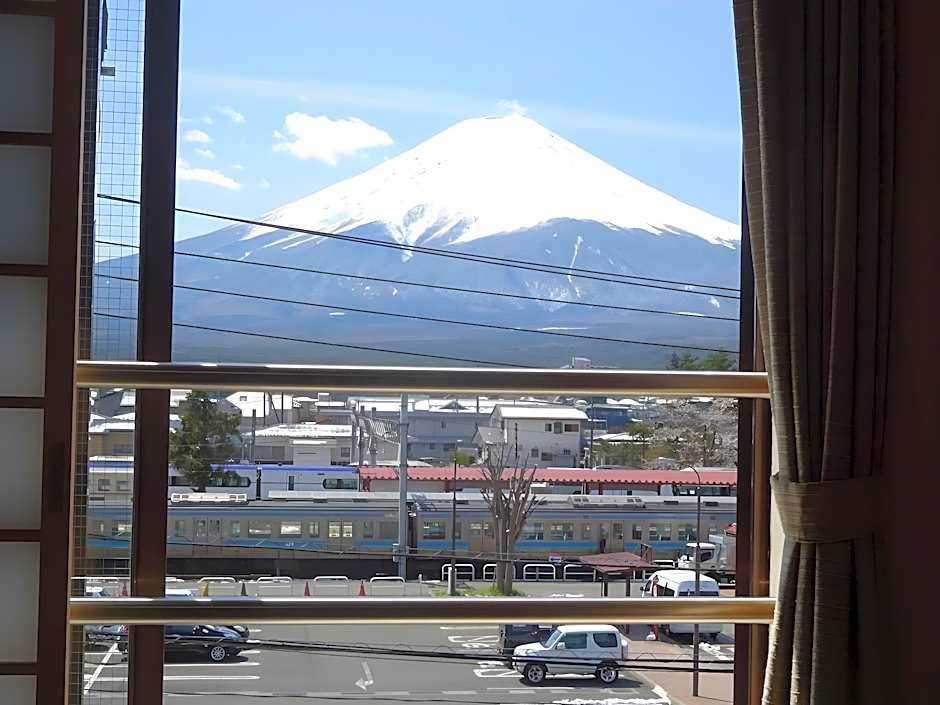 Kawaguchiko Station Inn