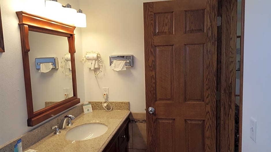 Black Hawk Motel & Suites