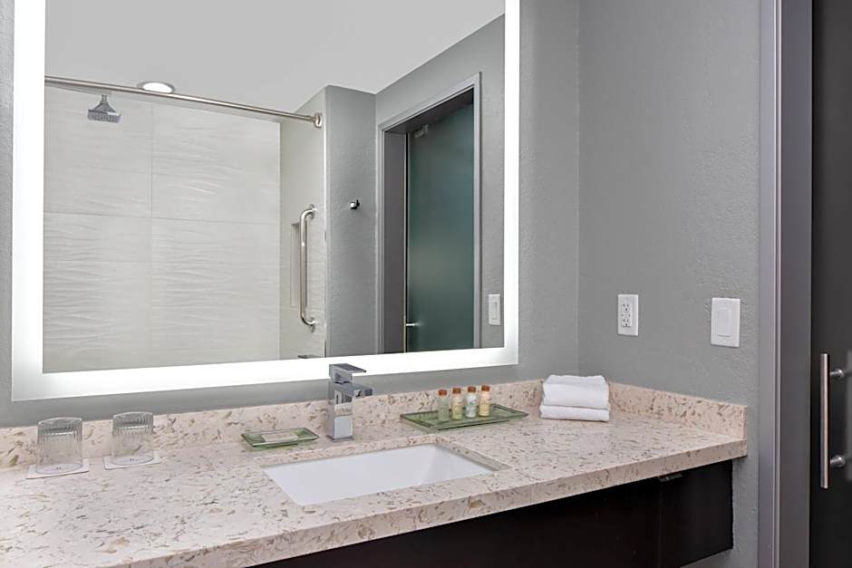 Renaissance by Marriott Indianapolis North Hotel