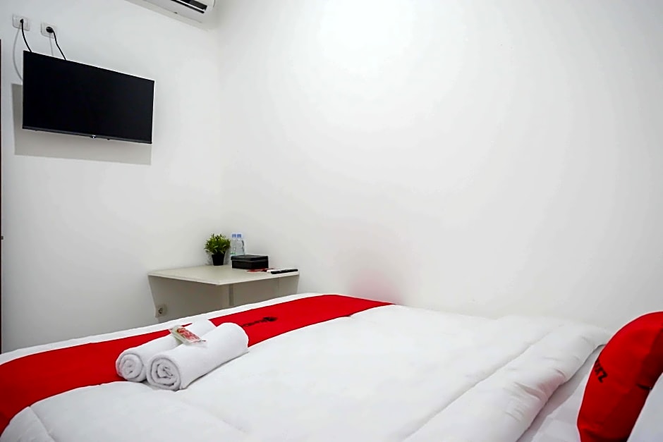 RedDoorz near GOR Jatidiri Semarang