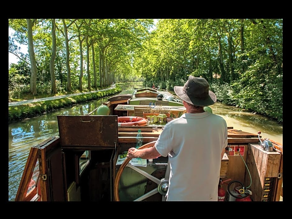 Péniche Kapadokya Gîte insolite sur le canal du Midi