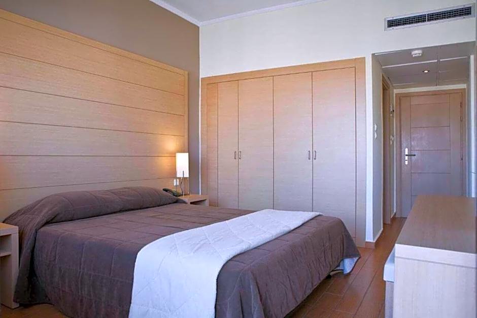 Parnon Hotel