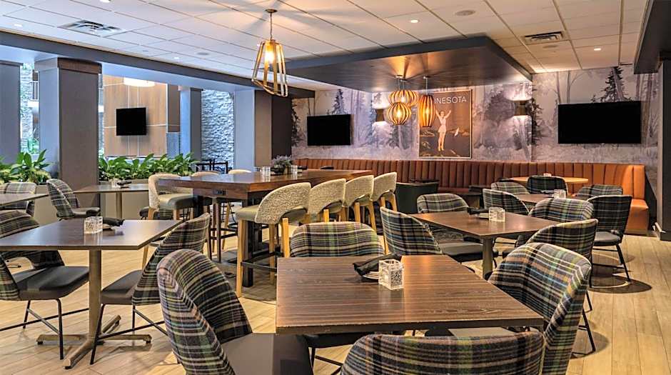 Embassy Suites by Hilton Minneapolis Bloomington Edina