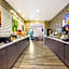 La Quinta Inn & Suites by Wyndham Pomona