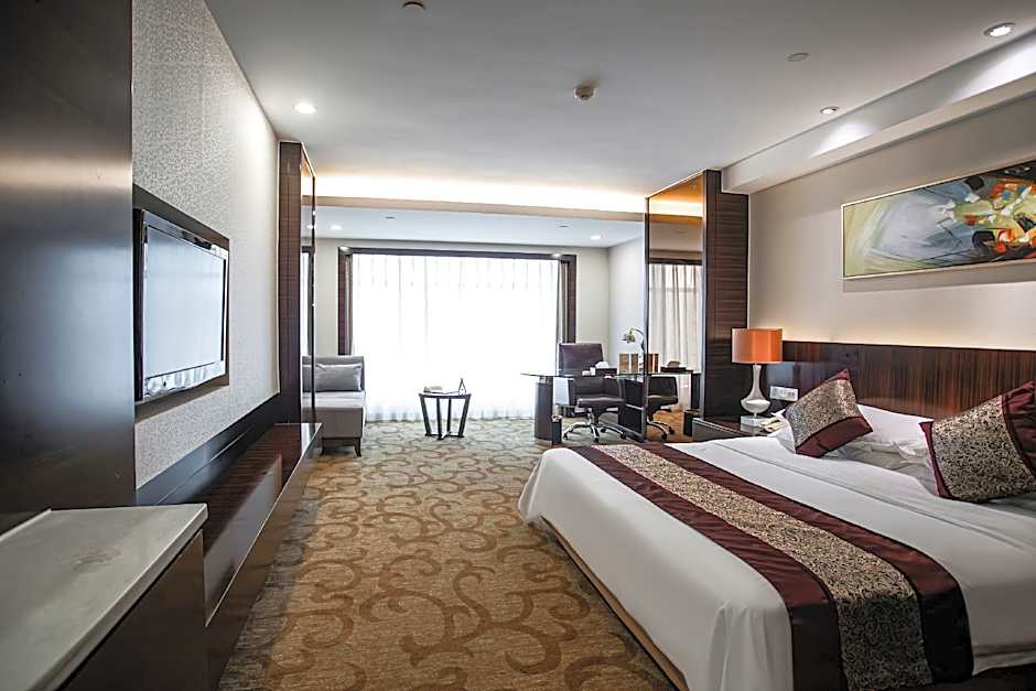 Cenbest Jinling Grand Hotel