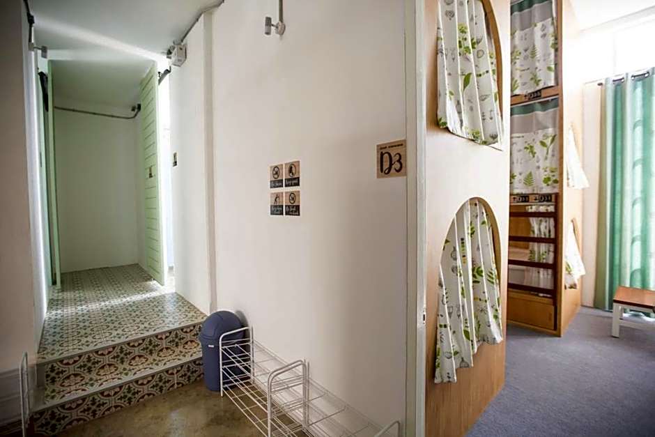 Memmoth Cafe & Hostel in Lampang