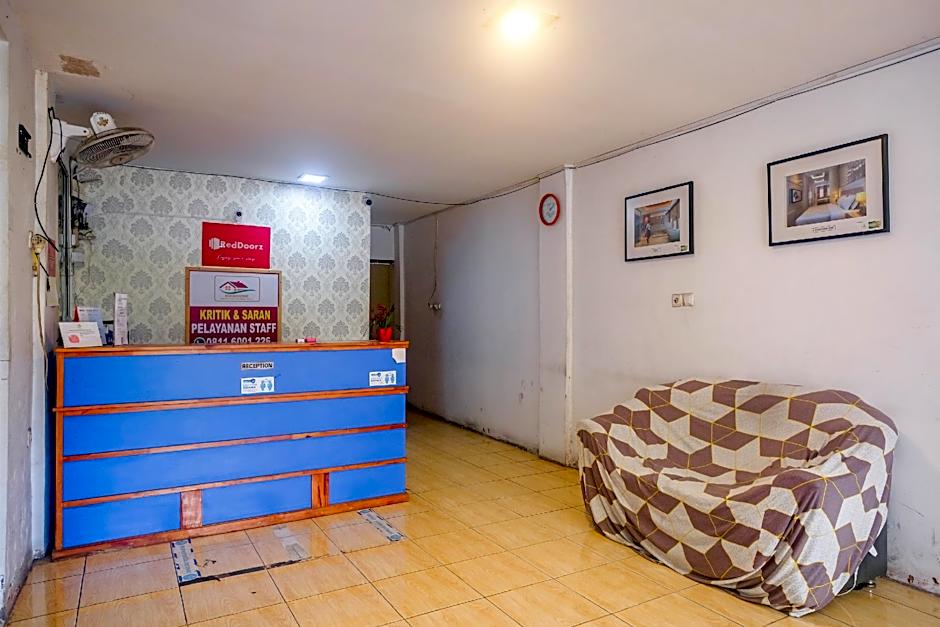 RedDoorz @ Jalan Japaris Medan