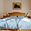 HOTEL DOLOMITI di De Martin D Oscar