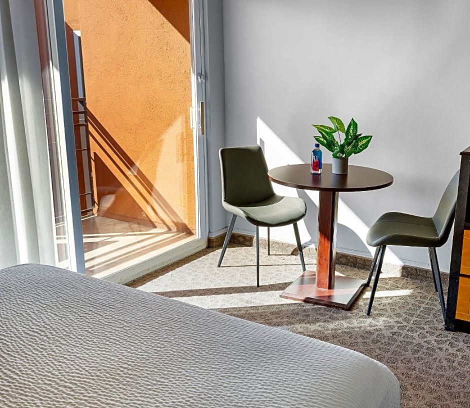 The Live Hotel