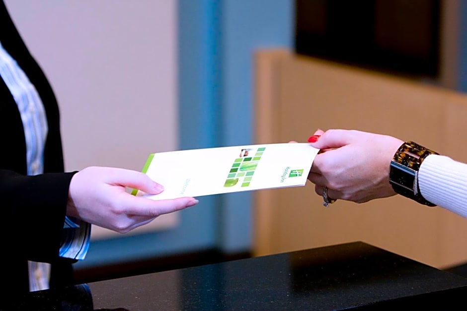 Holiday Inn Hotel & Suites Bloomington Airport, an IHG Hotel