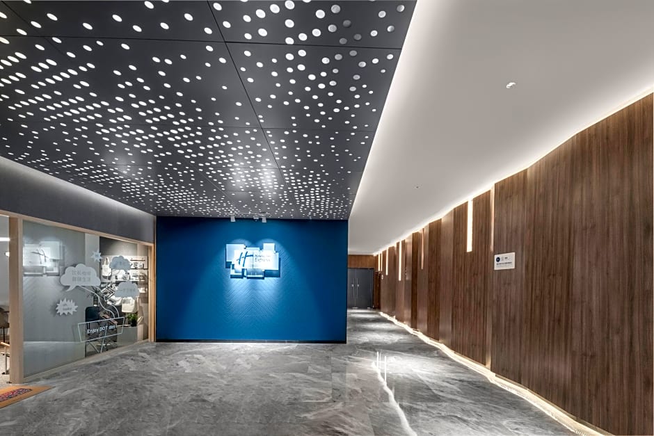 Holiday Inn Express Zhuhai Gongbei By IHG