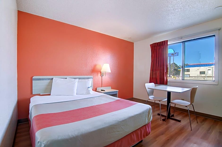 Motel 6-Colby, KS