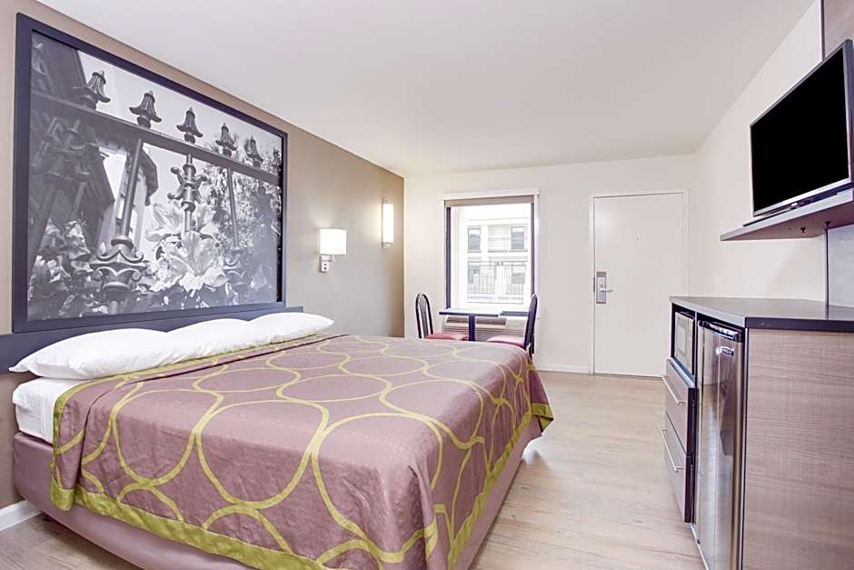 Photo 1 of 4 of 1 King Bed