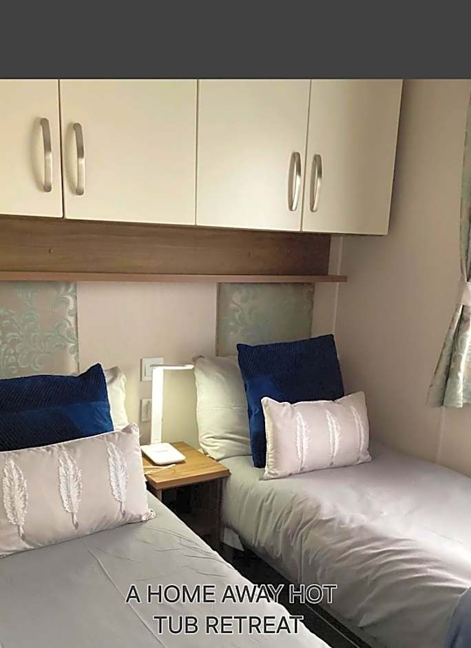 A HOME AWAY HOT TUB RETREAT AT Tattershall lakes country park