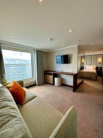 Suite with New Year's Package