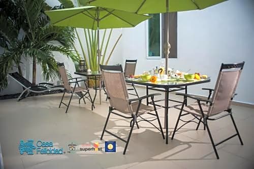 Casa Felicidad B&B Room & Kitchen