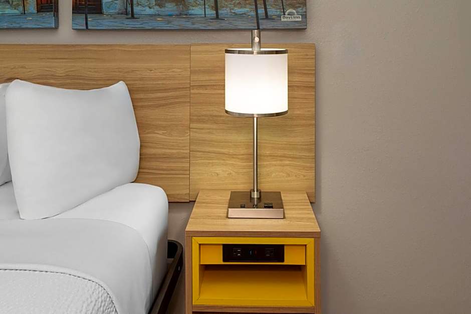 Days Inn by Wyndham Temple