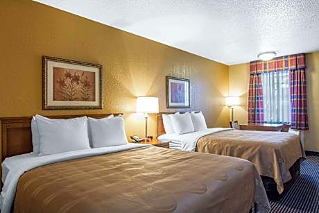 2 Queen Beds Smoking