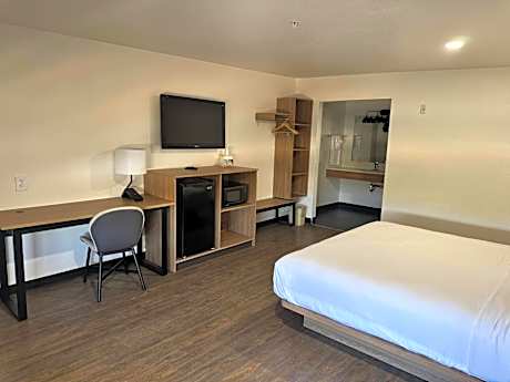 Rodeway Inn & Suites Thousand Palms - Rancho Mirage