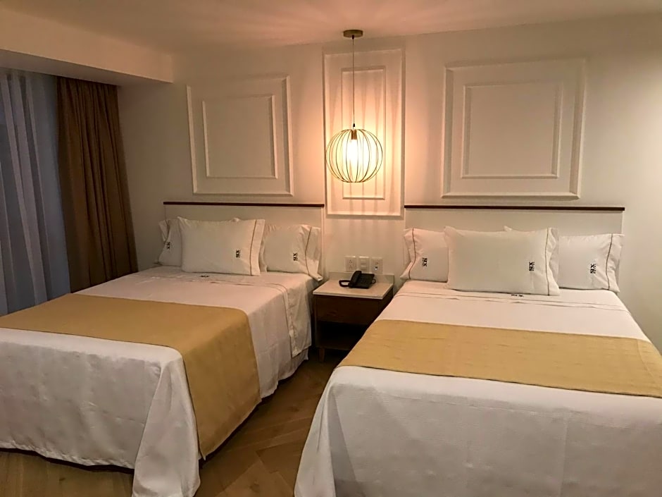 Six Hotel Guadalajara Degollado