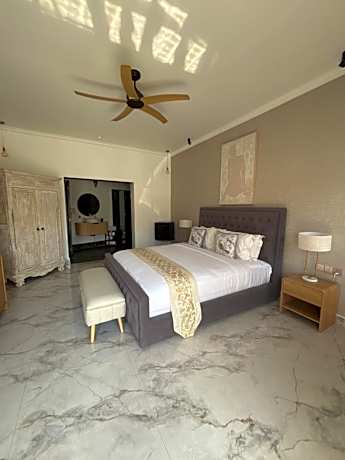 King Room with Pool View