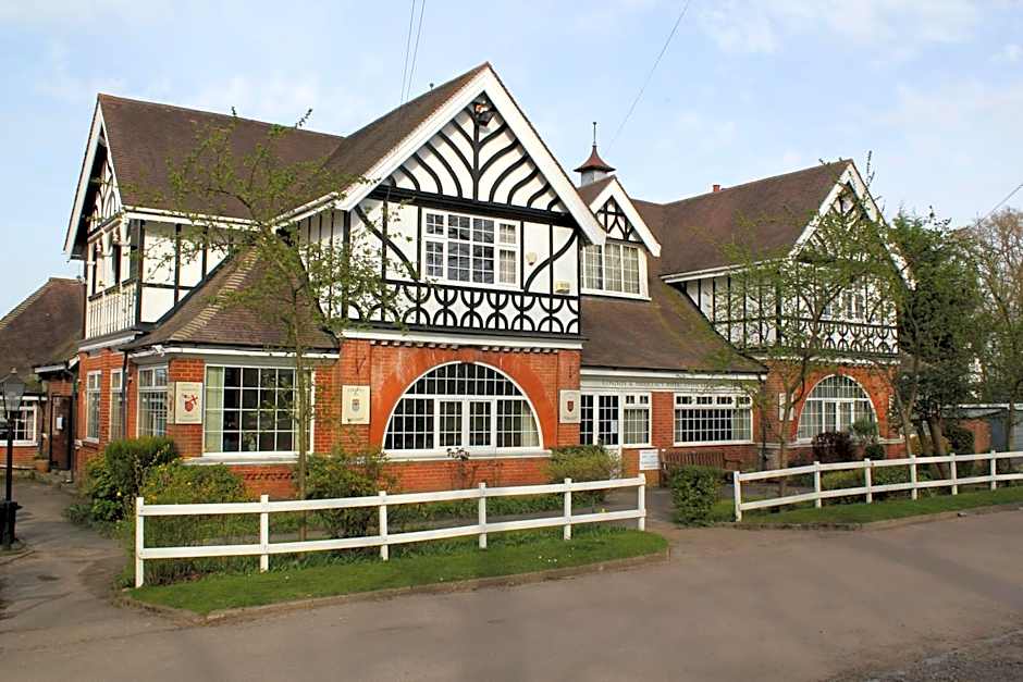 St George's Lodge, Bisley