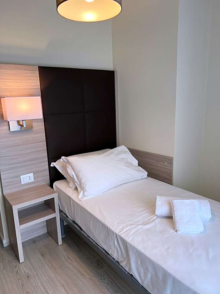 Photo 1 of 2 of Single Room