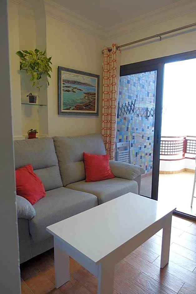 Estudio luminoso, primera línea de playa de las canteras