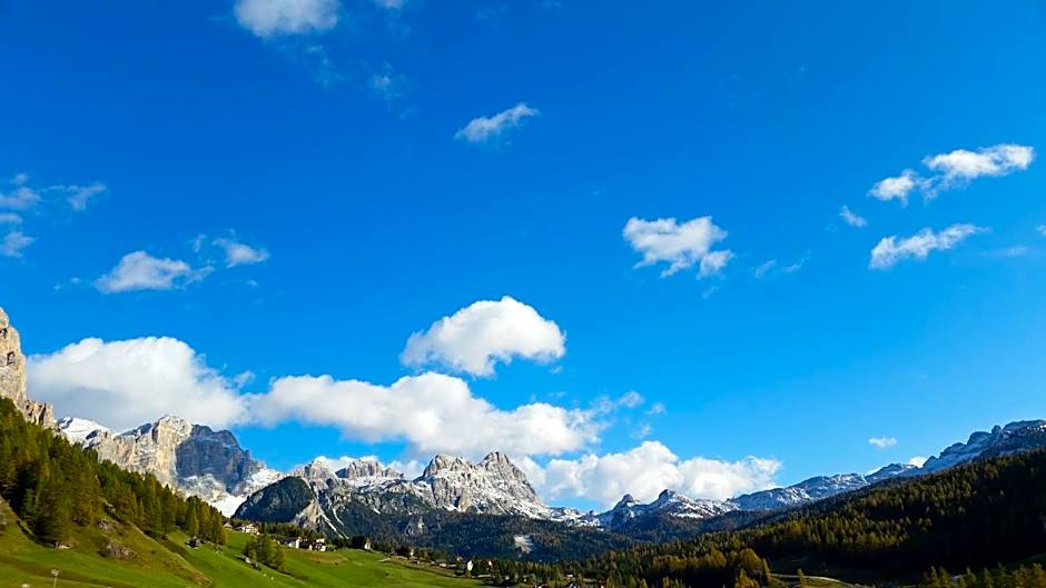 Family and Wellness Residence Ciasa Antersies