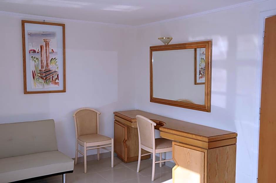 Bristol Sea View Apartments