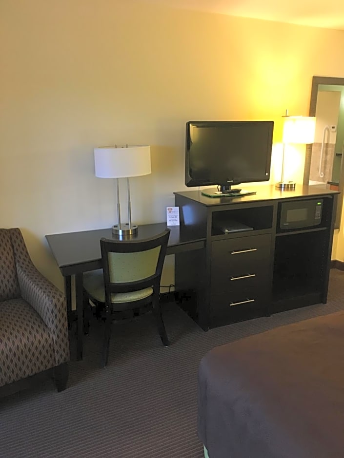 AmericInn by Wyndham Fairfield