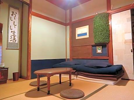 Japanese-Style Twin Room with Shared Bathroom