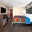 Super 8 by Wyndham Fairmont