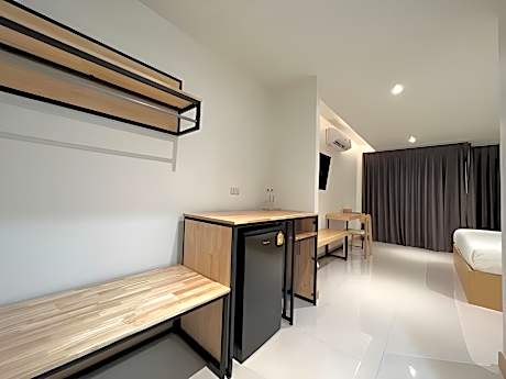 Deluxe Twin Room with Balcony