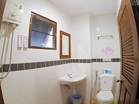 4-Bed Mixed Dormitory Room