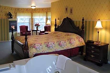 King Room with Spa Bath