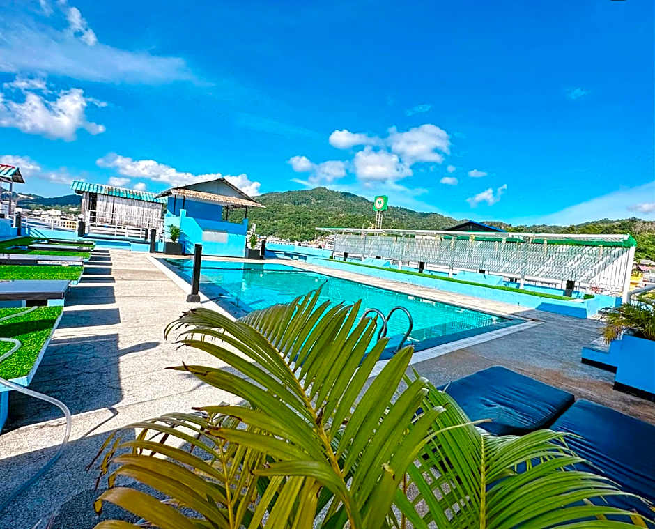 Hotel Baya Phuket - Rooftop Pool, Next to Food Market & Steps to Beach