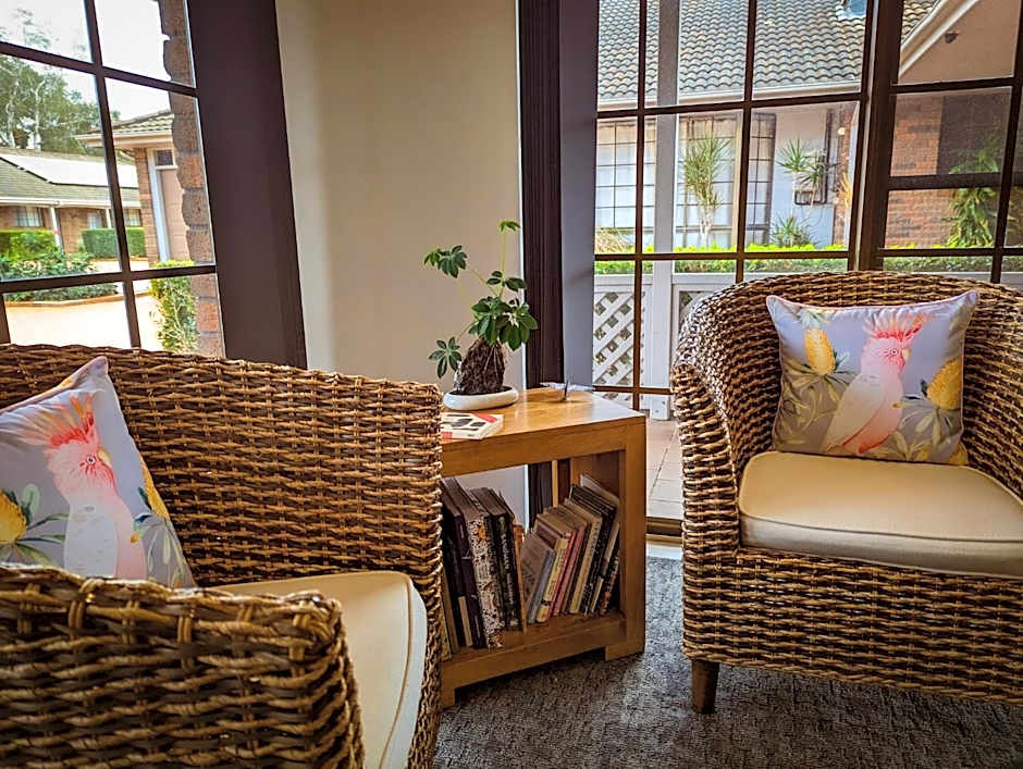 Island Palms Motor Inn