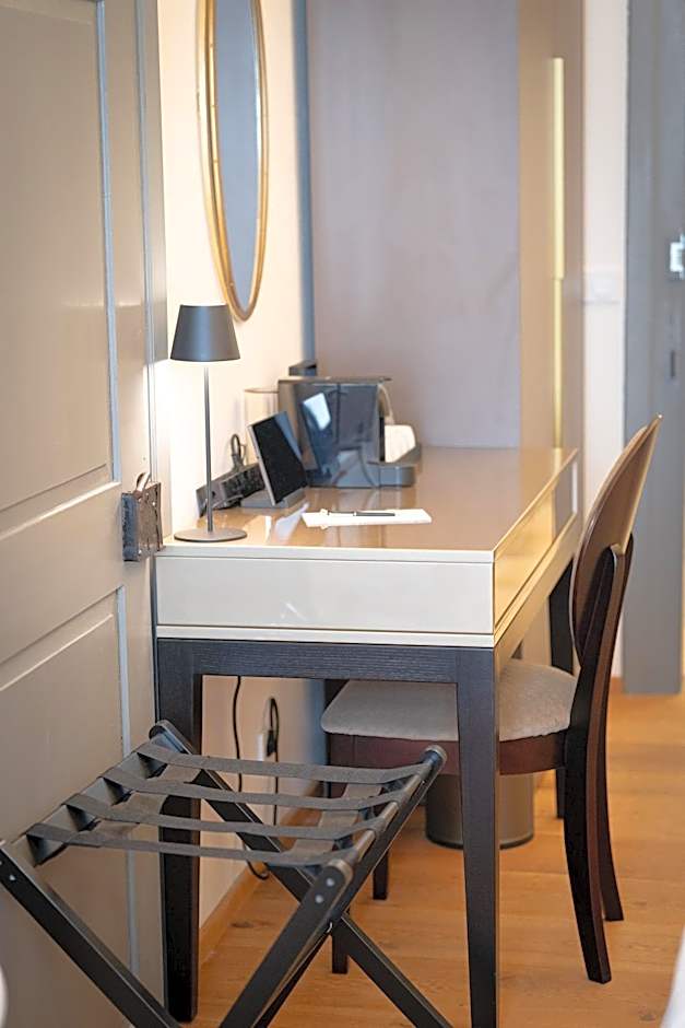 Maxim Suites by Elias Holl
