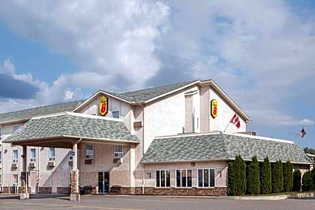 Super 8 by Wyndham Fort Frances