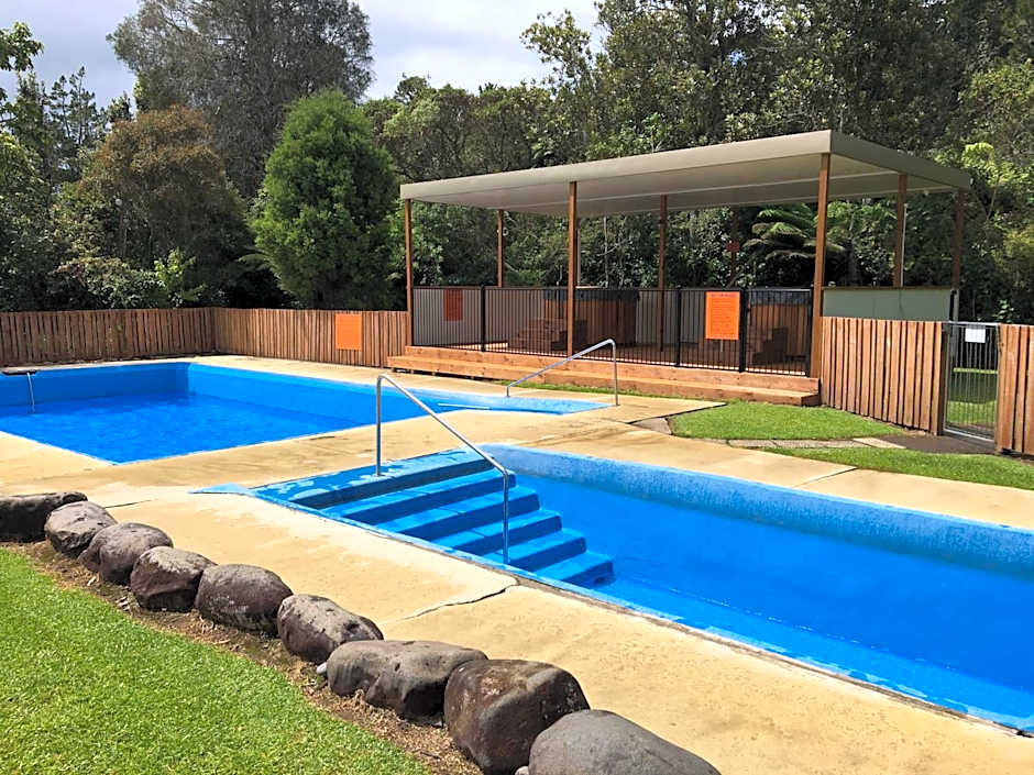 Sapphire Springs Holiday Park and Thermal Pools