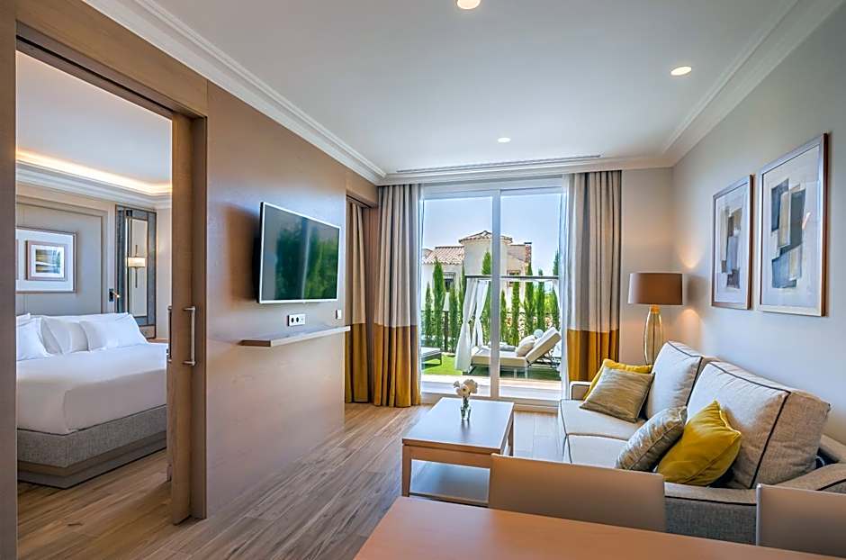 Photo 1 of 4 of Deluxe Junior Suite