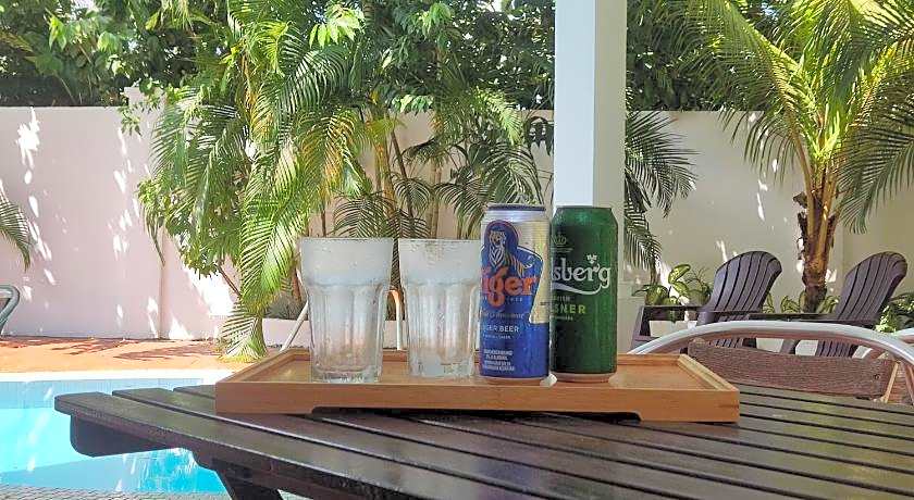 Rumah Putih B&B near KLIA